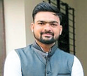 कापसाची पेरणी झाली अद्ययावत
‘रोबॉटिक्स’ने विकसित केलेले यंत्र वाचवतेय शेतकऱ्यांचे श्रम व पैसे