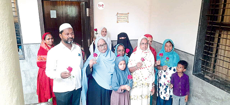 Councilor Fatema Ansari, dr. Sarfraz Ansari and other citizens during agitation