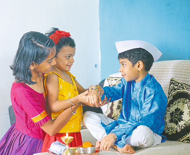 अतूट भावबंधाचा दिन उत्साहात साजरा