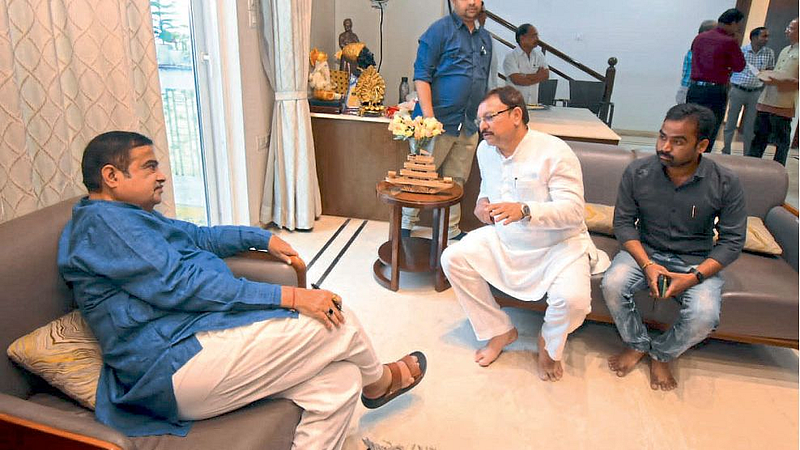 Sanjay Deshmukh meet Nitin Gadkari regarding sugar factory