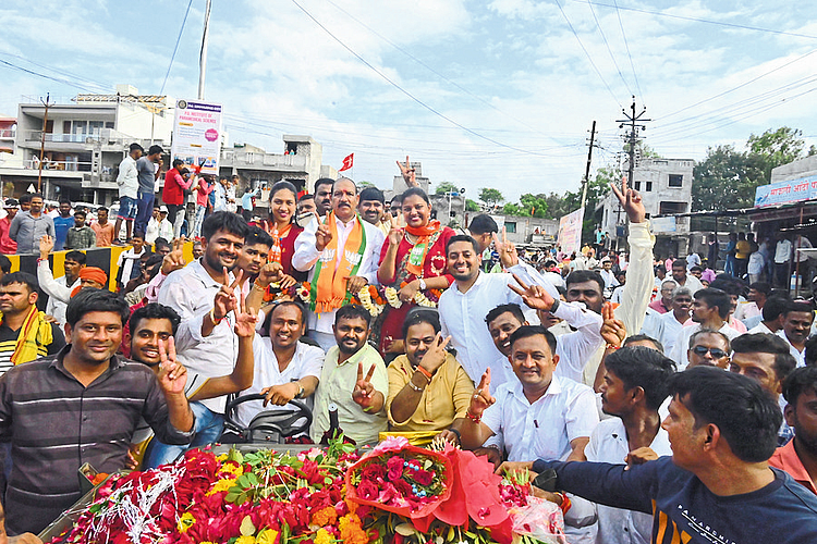 Minister Dr. Vijayakumar Gavit Welcome procession