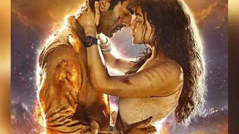 Brahmastra BIG LEAK! Mouni Roy not the lead villain in Ranbir Kapoor-Alia Bhatt starrer? Major story details out
