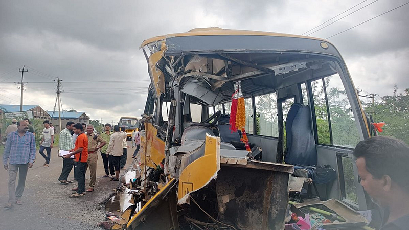 Belgaum Athani Collage Bus Accident Several Student Injured