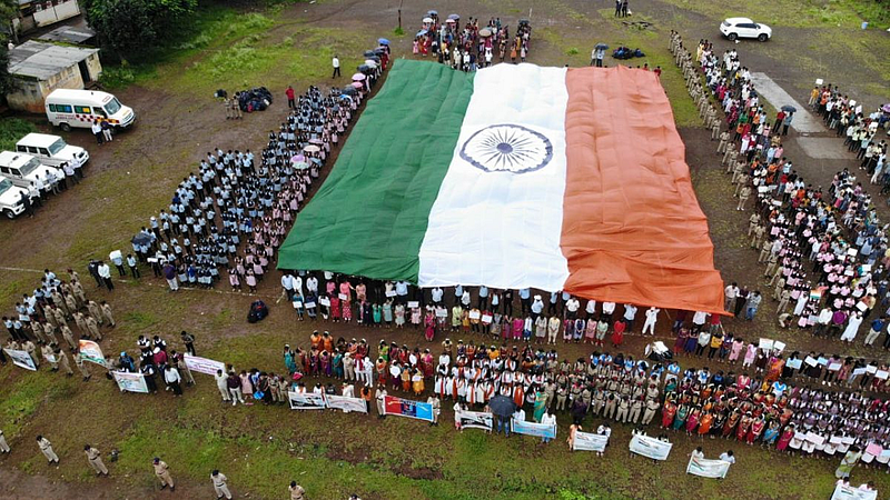 Shirala Nagar Panchayat unfurled 100 feet long and 67 feet wide tiranga