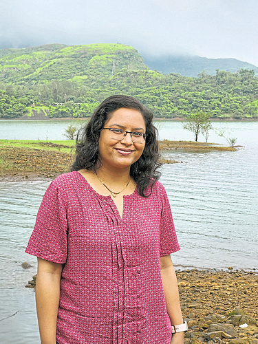 क्षण बहराचे ः रमणीय अशा गेंद वनस्पतीवरील आगळे संशोधन