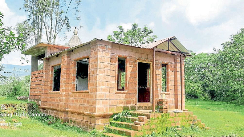 काळेश्वर मंदिर, केळघर
काळेश्वर मंदिर पुरातन व पांडवकालीन आहे.