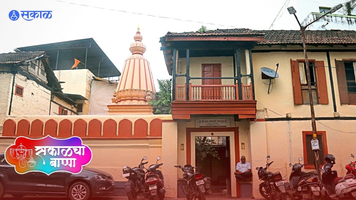 श्री वरद गुपचूप गणपती (शनिवार पेठ)
चिंचवड येथील रामचंद्र विष्णू गुपचूप यांनी १८९२ मध्ये या देवस्थानाची उभारणी केली.