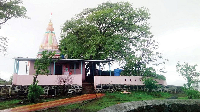 श्री शंभू महादेव मंदिर (सदाशिवगड, ता.कऱ्हाड)
छत्रपती शिवाजी महाराजांच्या पदस्पर्शाने पावन झालेला ऐतिहासिक किल्ला.
गडावर सुमारे १०० वर्षे अधिक काळ जुने मंदिर.