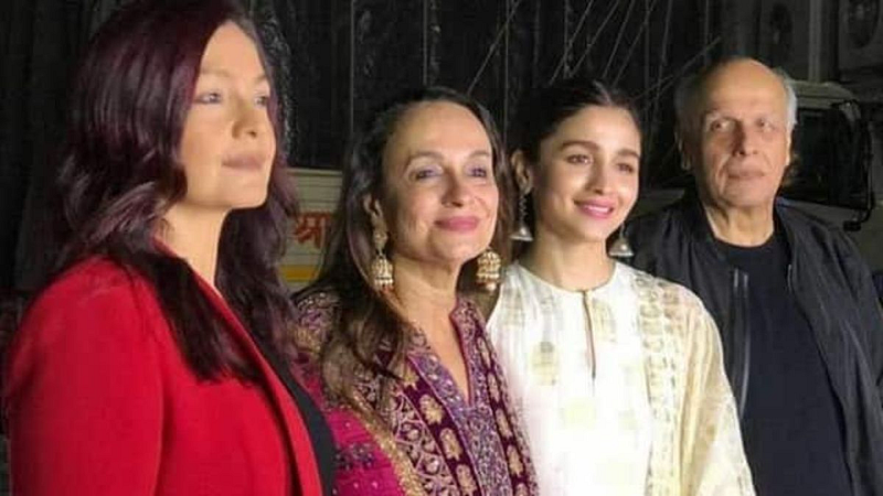 Mahesh Bhatt With Family