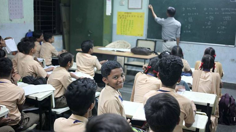 Night School: मुंबईतील रात्र शाळांना बूस्टरची गरज; घटत्या विद्यार्थिसंख्येचे मोठे संकट
