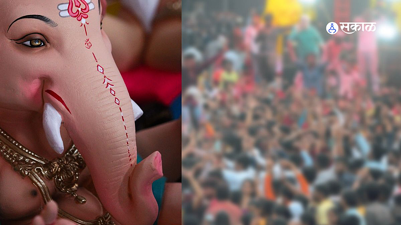 'मोठ्या मंडळापुढे पोलिस लोटांगण घालतात' असं म्हणत अखेर गणपती खांद्यावर नेला