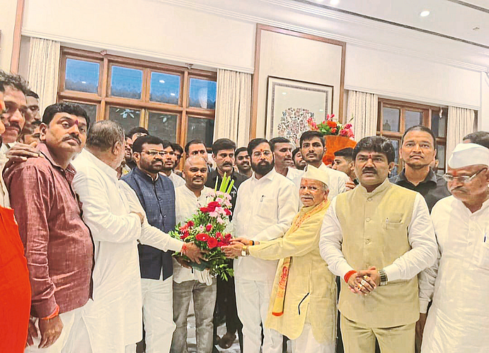 Leaders from different parties of Igatpuri entering the group of Chief Minister Eknath Shinde