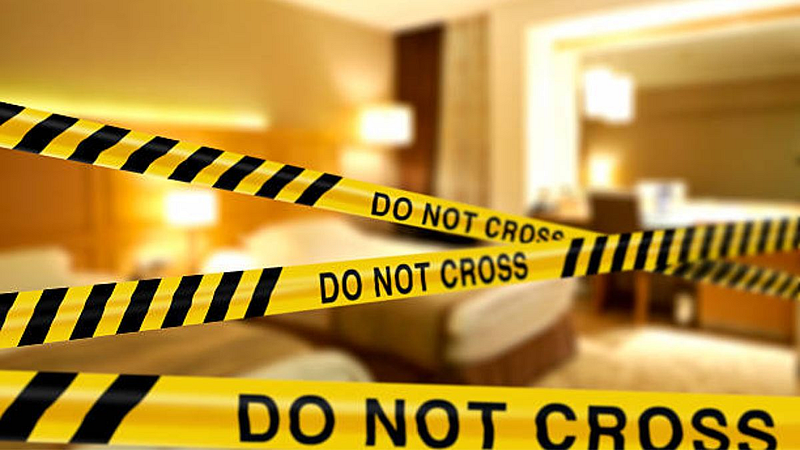 30 year old model found dead in Mumbai hotel with a suicide note