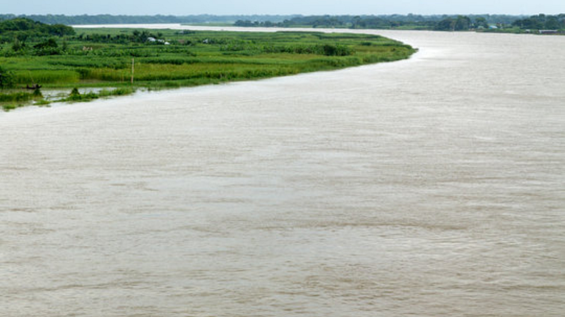 boat capsized in bangladesh river 23 killed several dozen more missing