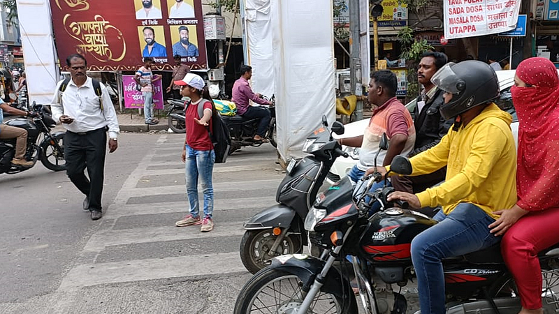 प्रशासकीय सेवेत जाणाऱ्या भावी अधिकाऱ्यांची गर्दी नियंत्रण, वाहतुक नियमन करून "श्रीं'ची सेवा!