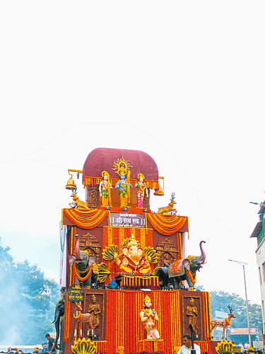 जुनी सांगवीत मिरवणुकांनी निरोप