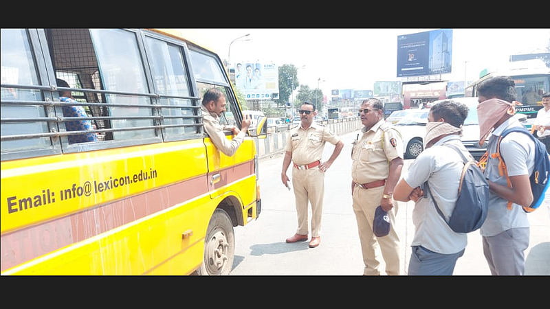 बीआरटीतील घुसखोरांवर कारवाईचा दंडुका; एकसष्ट वाहनांवर कारवाई