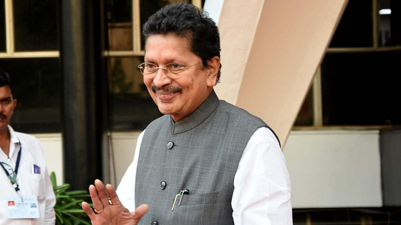 Dipak Kesarkar: बंडखोर आमदारांच्या कार्यालयात ठाकरे कुटुंबियातील फक्त एकालाच स्थान