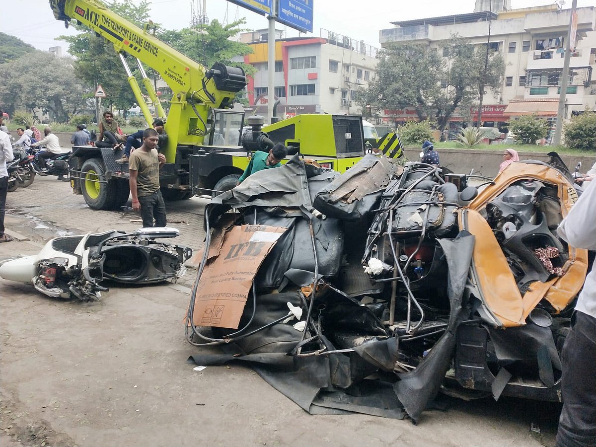 Video Viral हडपसर अपघाताचा थरारक व्हिडिओ आला समोर; 3 रिक्षांचा चुराडा