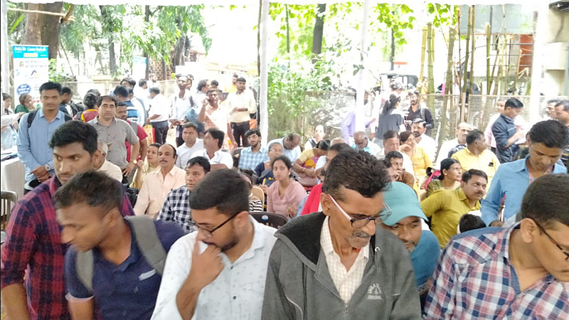 म्हाडाच्या पात्रता शिबिराला लाभार्थ्यांची गर्दी