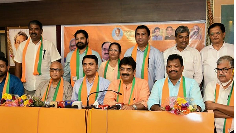 Congress MLA with Pramod Sawant