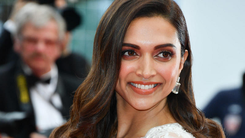Deepika Padukone was admitted to Breach Candy Hospital last night viral bhayani post viral