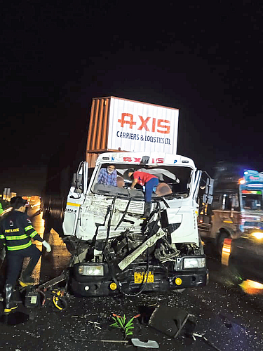 ब्रेक फेल झाल्याने ट्रेलरचा अपघात