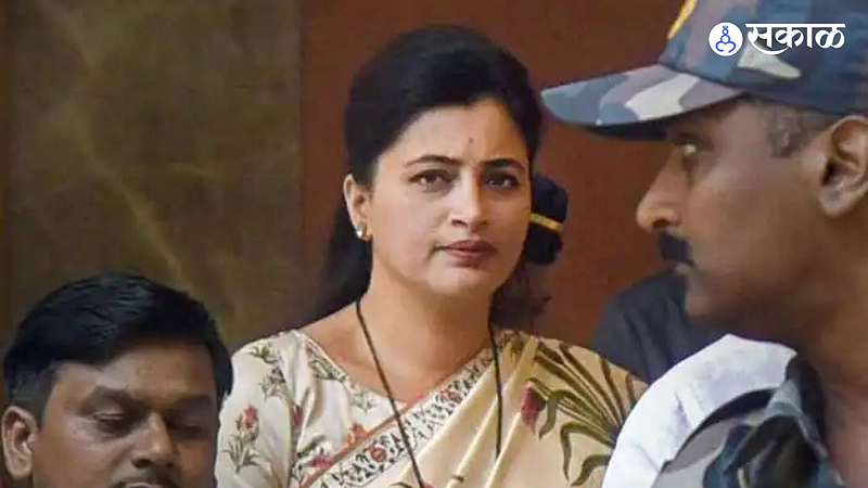 Mumbai court orders immediate execution of non-bailable warrants against Navneet Rana