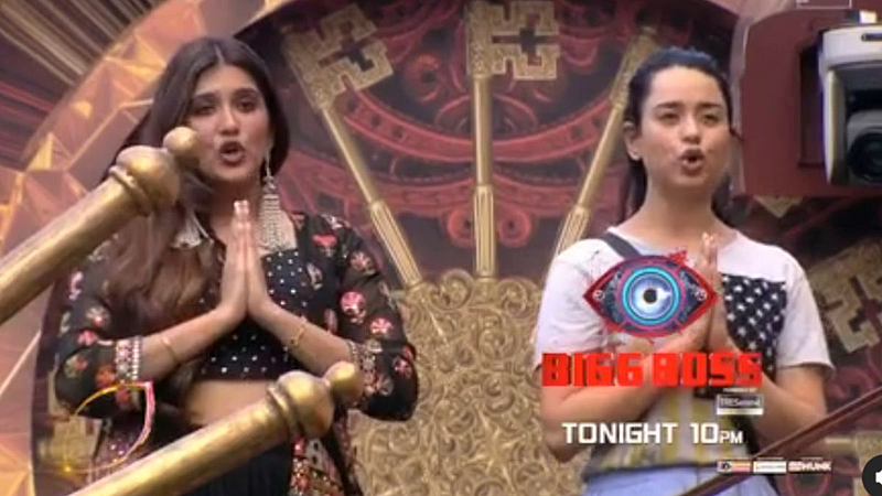 Nimrit Kaur And Soundarya Sharma Get Punished For Speaking In English