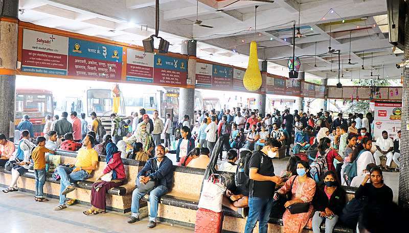 Nashik Bus Stand Crowd