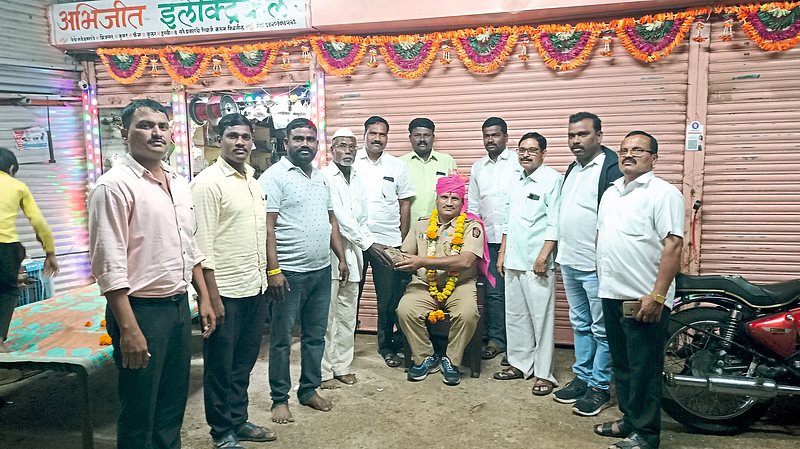 काझी यांचा सेवानिवृत्तीनिमित्त सत्कार