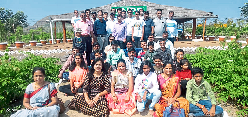 Employees of 'Sakal' who participated in Panjarpol Area Tour