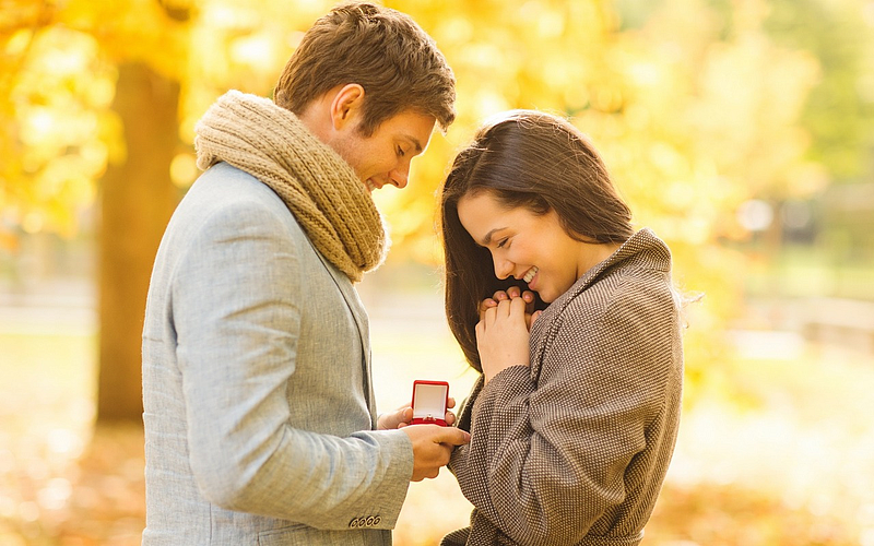 Couple Lifestyle : लग्न ठरलेल्या जोडप्यांनी या बदलांना रहावे तयार; तरच टिकेल नातं