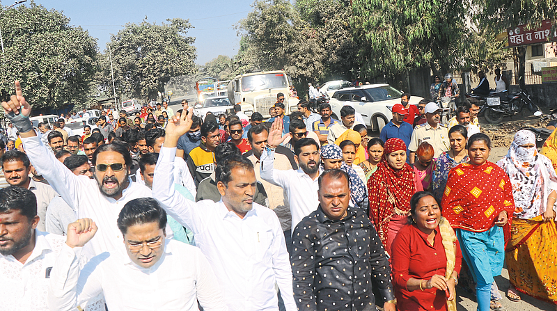 Slogans against public representatives