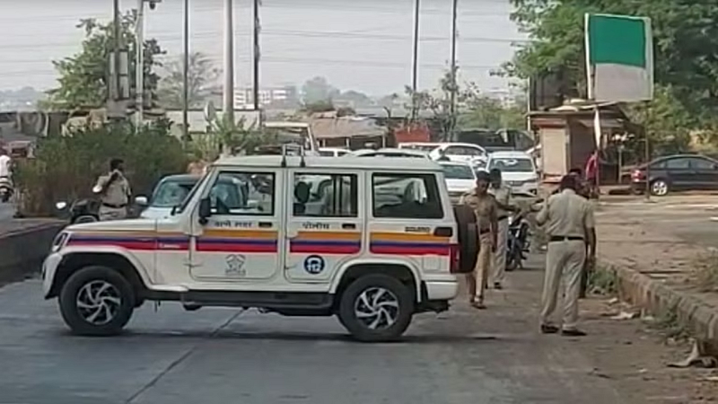 Firing at Ambernath thane over dispute during bullock cart race pandhari sheth phadke group
