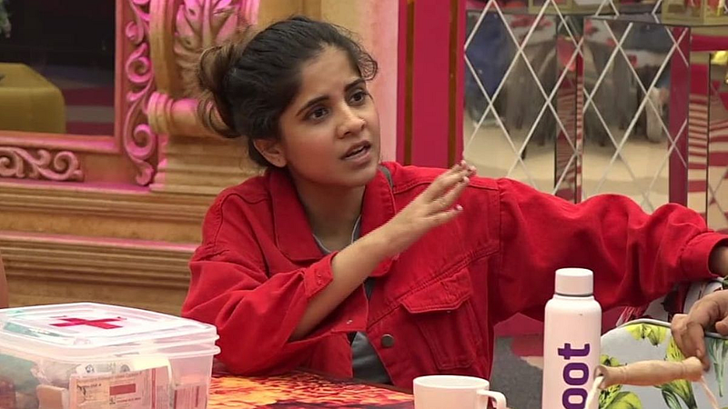 Bigg Boss marathi 4 Appreciation of Amrita Deshmukh from the team for see saw task
