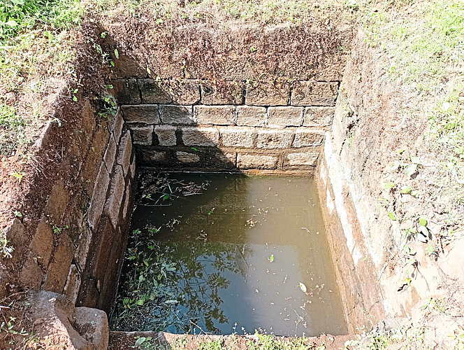कोंडीवतेमध्ये गरम पाण्याचे कुंड, बारवाचे संवर्धन