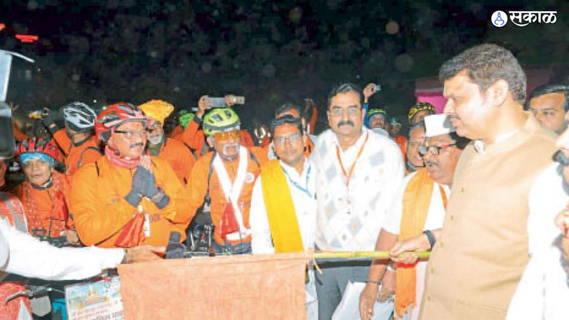 Pandharpur bicycle race Launch by devendra fadnavis