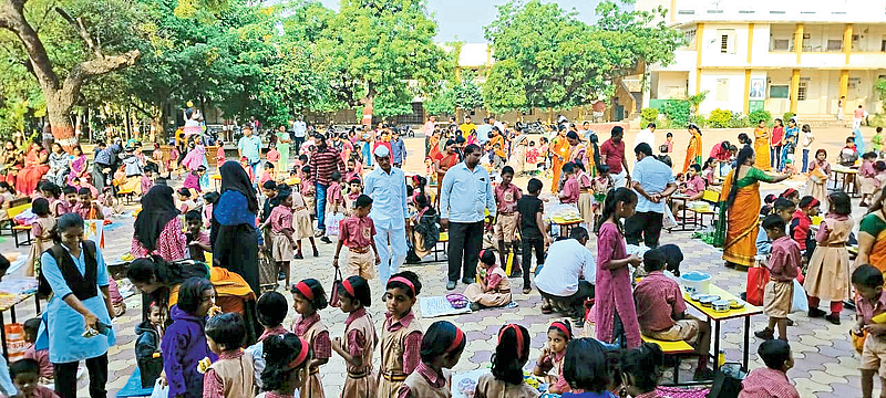 नारायणदास विद्या मंदिरात
बाल दिनानिमित्त कार्यक्रम