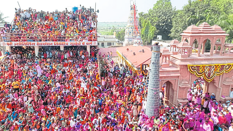 हर हर महादेवच्या गजरात काटेमोडवन