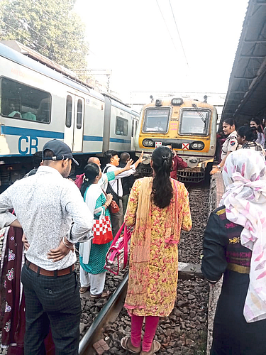 टिटवाळ्यात प्रवाशांचा रेल रोको