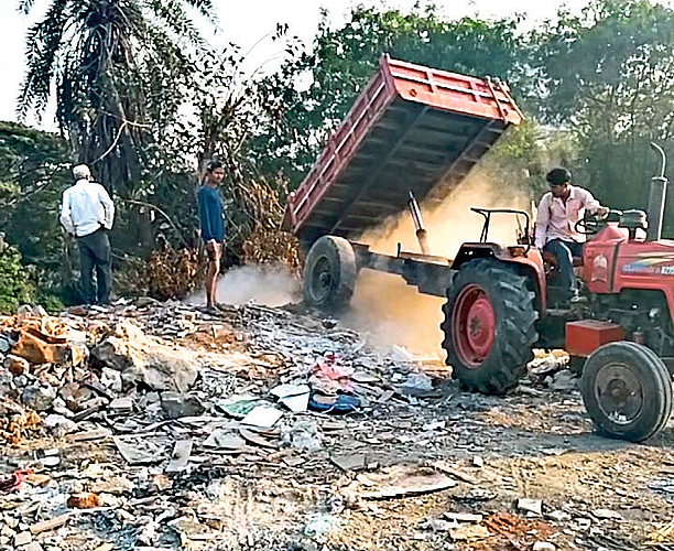 काळेवाडीत पवना नदी बुजविण्याचा प्रयत्न