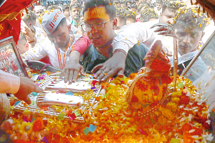 श्री सद्गुरू शंकर महाराजांच्या
प्रकट दिनानिमित्त पालखी सोहळा