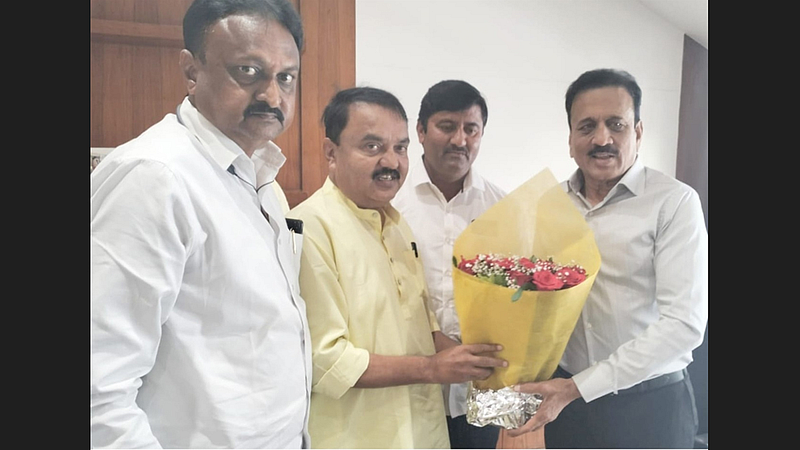 Girish Mahajan