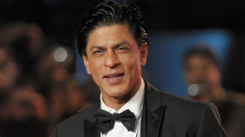 Shahrukh Khan Mannat New Diamond studded nameplate for mannat photo viral