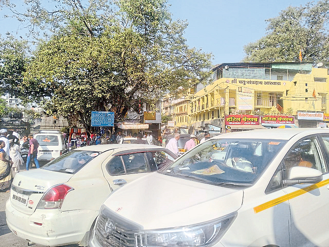 Such traffic jams happen here every day, no one has control over it.