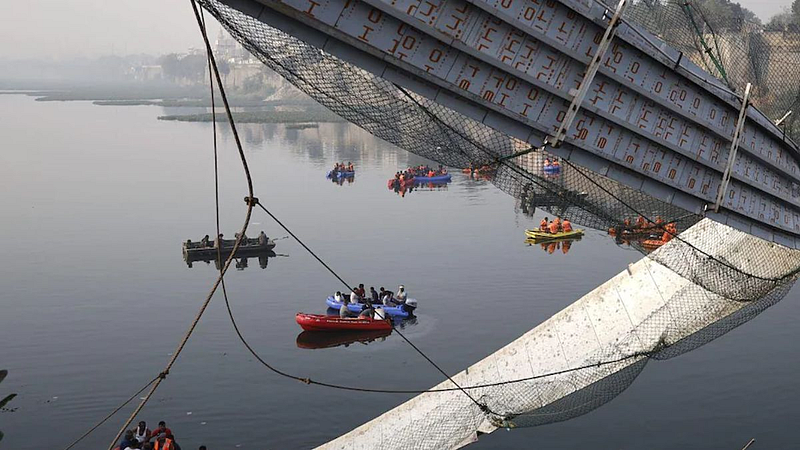 Morbi Bridge : हुशारी नका दाखवू, प्रश्नांची उत्तरे द्या; पूल दुर्घटनेवरून HCने फटकारलं