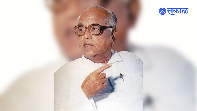Sampat more writes about vasantdada patil political leader