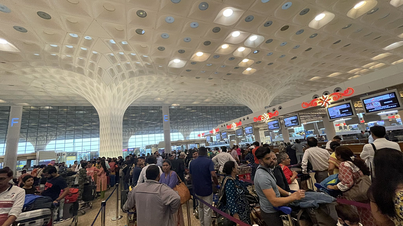 Server down at Mumbai International Airport all airlines impacted Mumbai airport system crashed