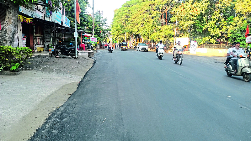 Road asphalting